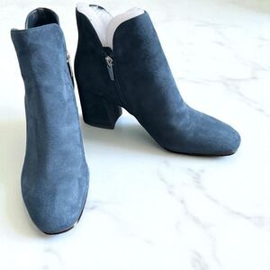 New in Box Vince Camuto KASSIE 2 Ankle Boots Womens 8 Block Heeled Suede Leather